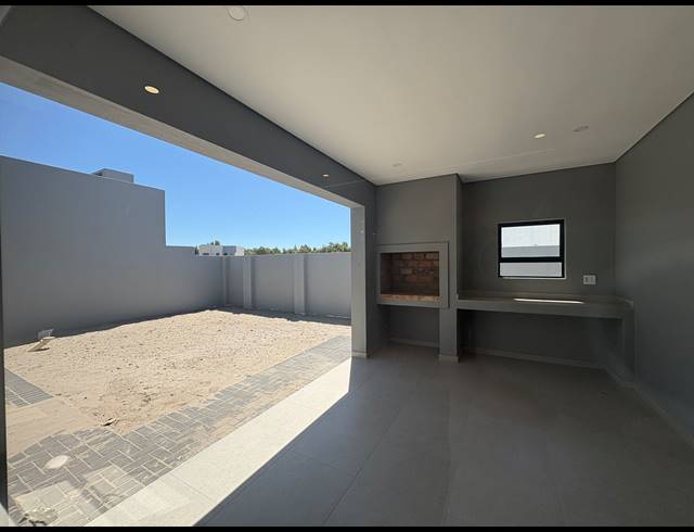 4 BEDROOM HOUSE FOR SALE IN SANDOWN